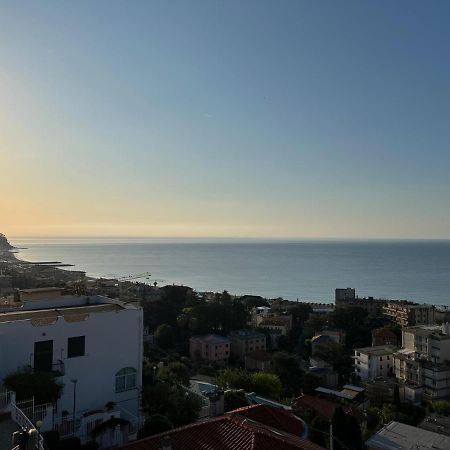 Joy Bed And Breakfast Albissola Marina Bagian luar foto