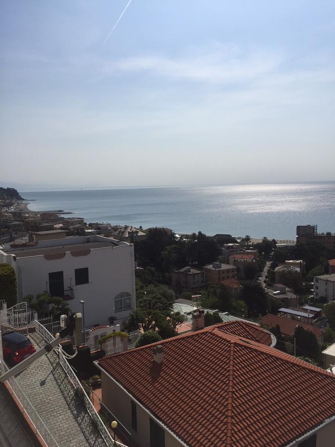 Joy Bed And Breakfast Albissola Marina Bagian luar foto